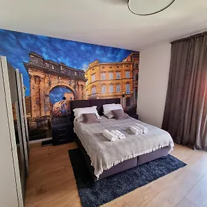 Stivi Luxury Pula